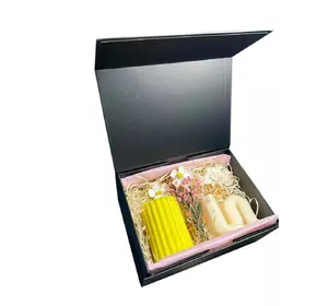 Подарочный набор с 2 аромасвечами и сухоцветами в коробке с бантом Черный